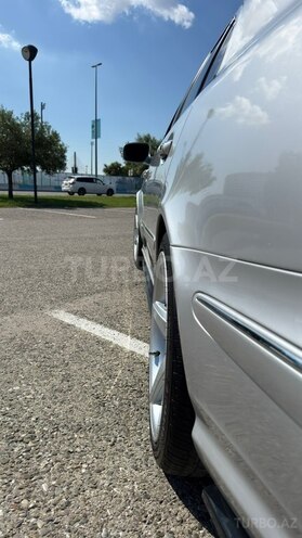 Mercedes E 240-7