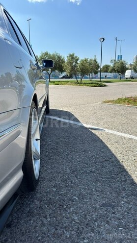 Mercedes E 240-8