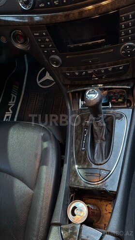 Mercedes E 240-13