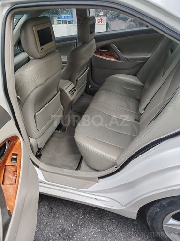 Toyota Camry-5