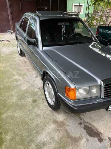 Mercedes 190-1