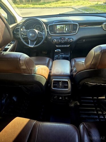 Kia Sorento-9