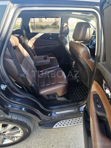 Kia Sorento-12