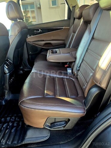 Kia Sorento-16
