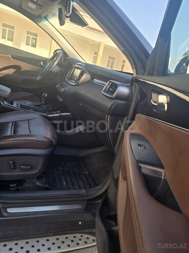 Kia Sorento-13