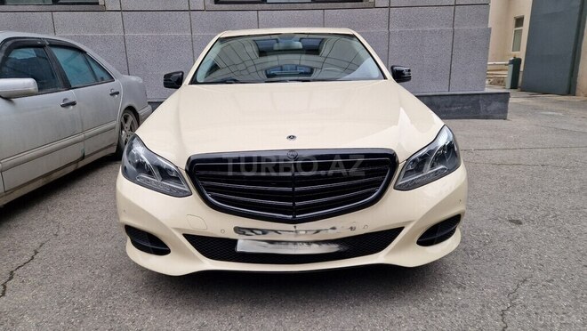 Mercedes E 220-1
