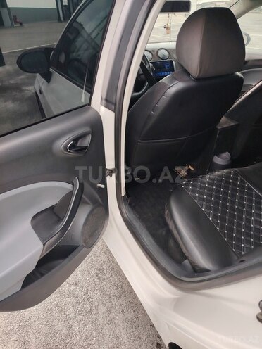 SEAT Ibiza-9