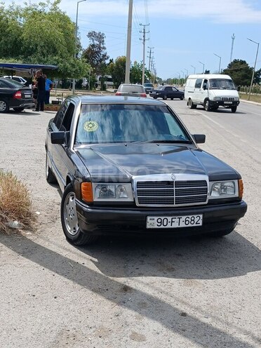 Mercedes 190-1