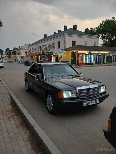 Mercedes 190-5