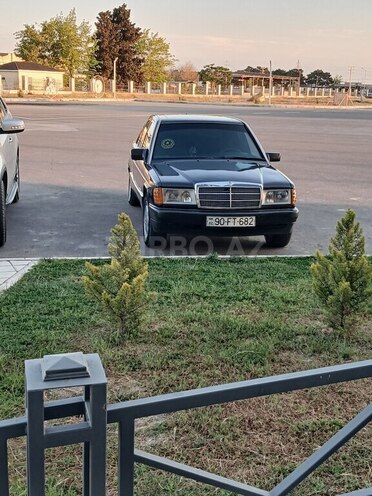 Mercedes 190-9