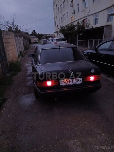 Mercedes 190-11