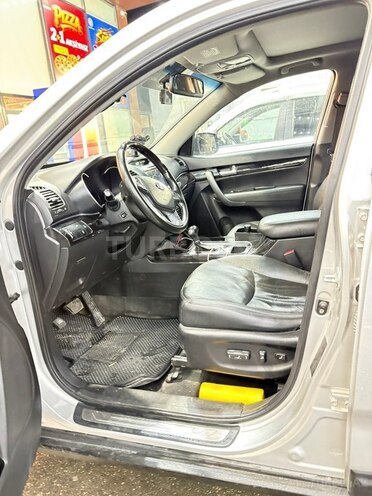 Kia Sorento-12