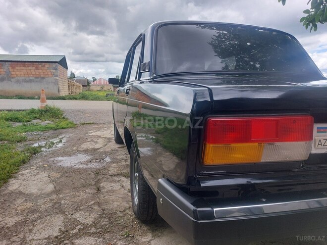 LADA (VAZ) 2107-2