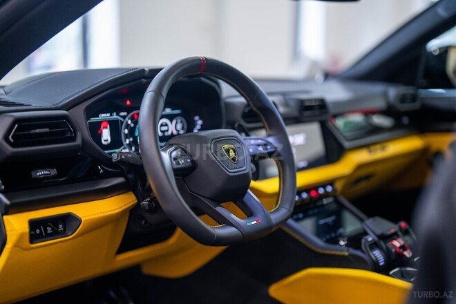 Lamborghini Urus SE-11