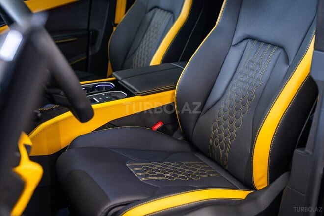 Lamborghini Urus SE-10