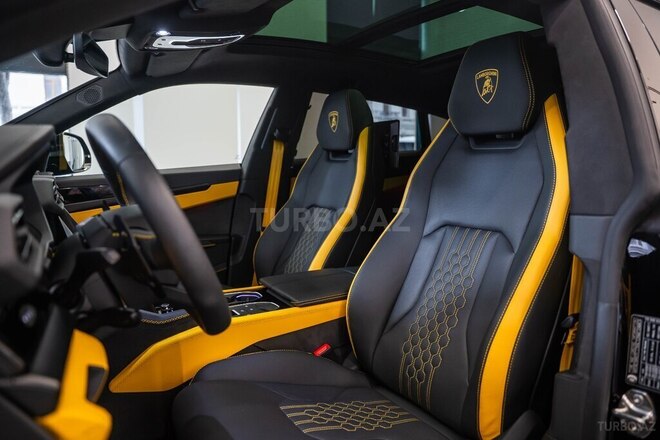 Lamborghini Urus SE-16