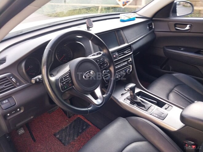 Kia K5-12