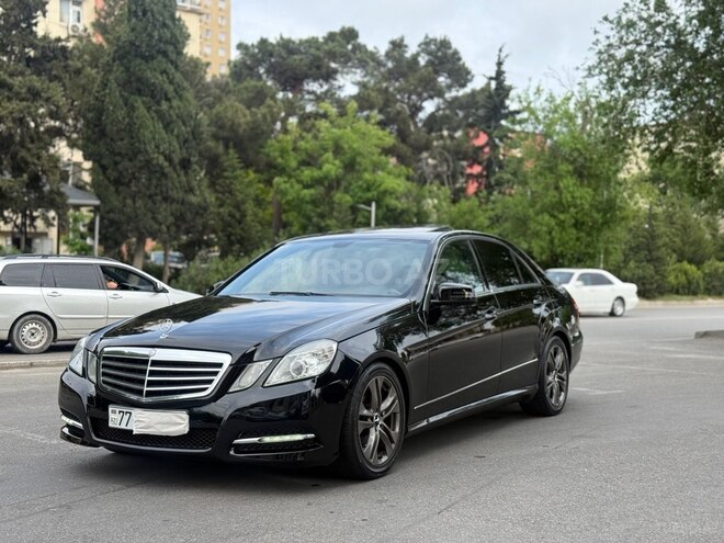 Mercedes E 220-1