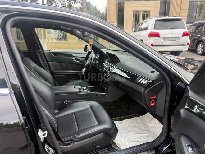 Mercedes E 220-12