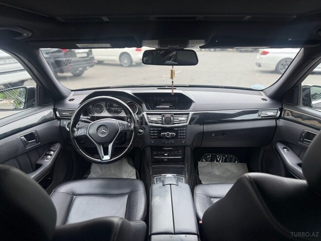 Mercedes E 220-13