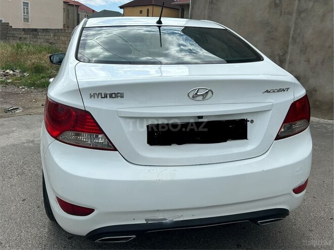 Hyundai Accent-2