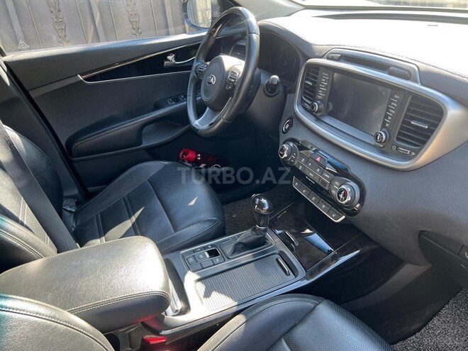 Kia Sorento-12