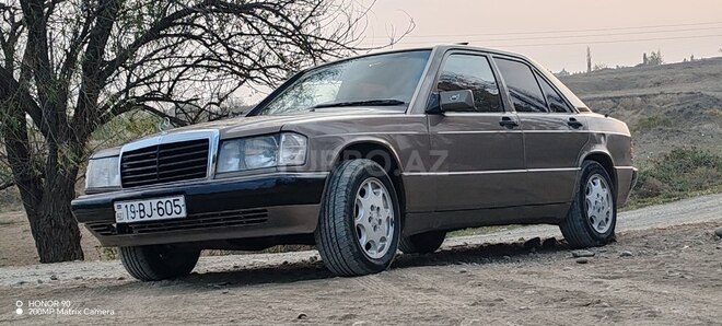 Mercedes 190-5