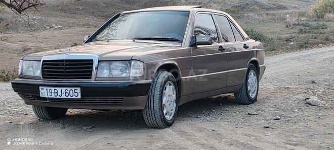 Mercedes 190-1