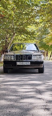 Mercedes 190-10