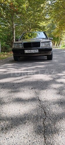 Mercedes 190-12