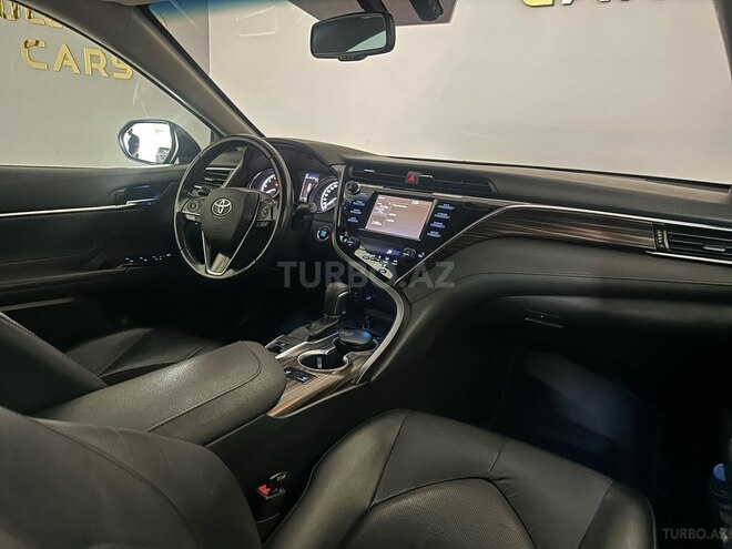Toyota Camry-12