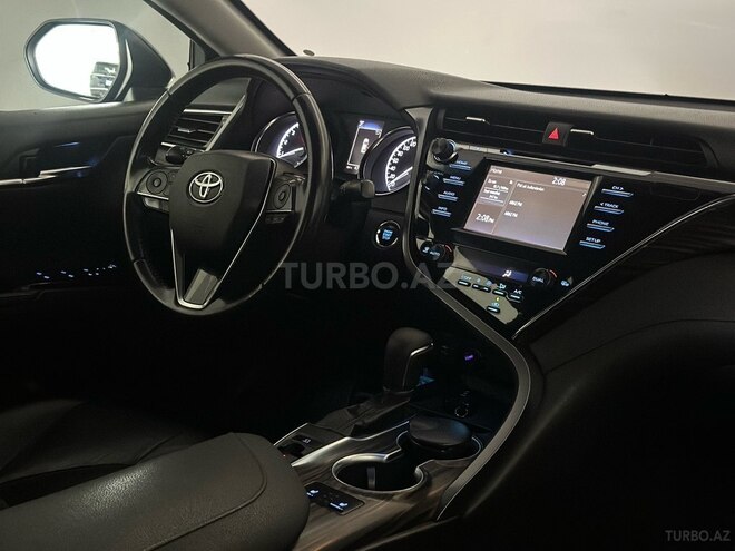 Toyota Camry-13