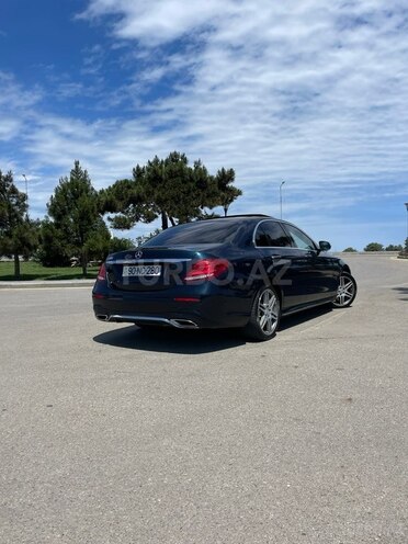 Mercedes E 300-10