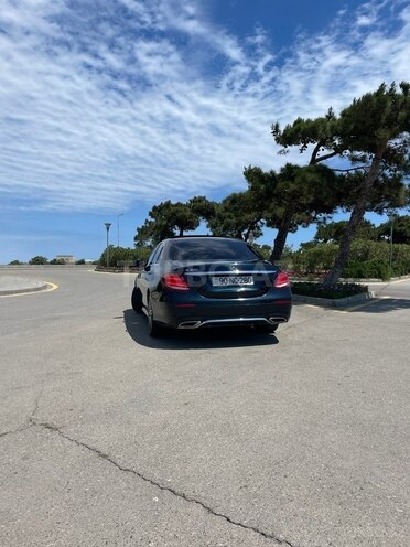 Mercedes E 300-9