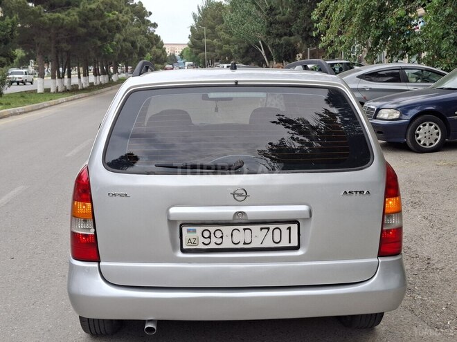 Opel Astra-10