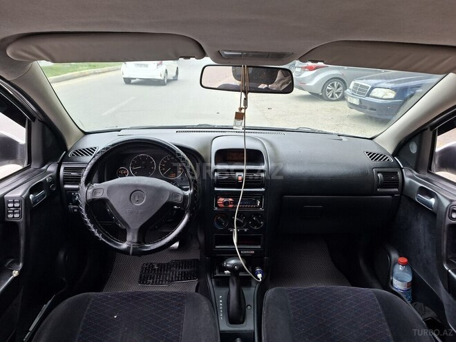 Opel Astra-11