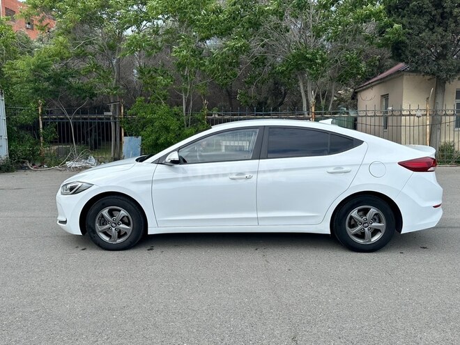 Hyundai Avante-5