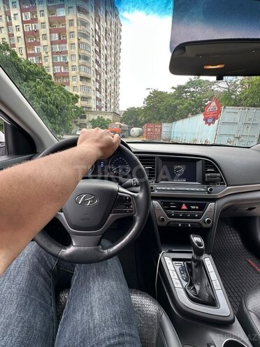 Hyundai Avante-7