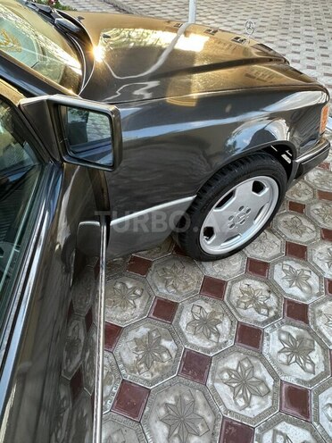 Mercedes 230 E-4