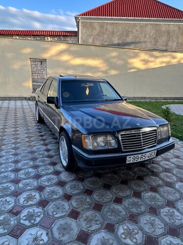 Mercedes 230 E-3