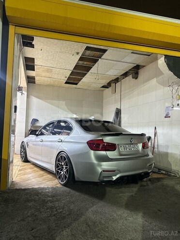 BMW 330-2