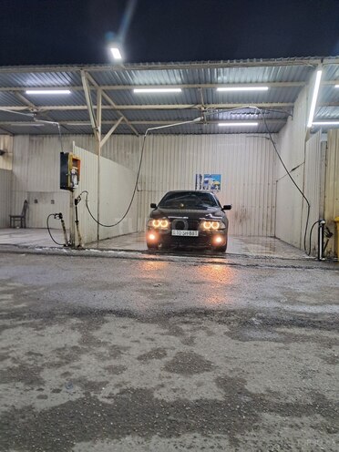 BMW 523-9
