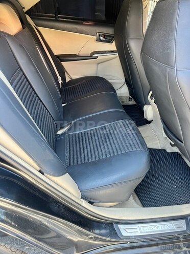 Toyota Camry-8