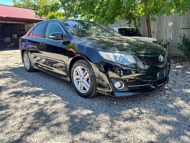 Toyota Camry-12