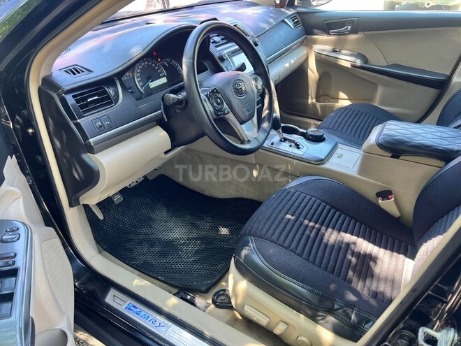 Toyota Camry-18
