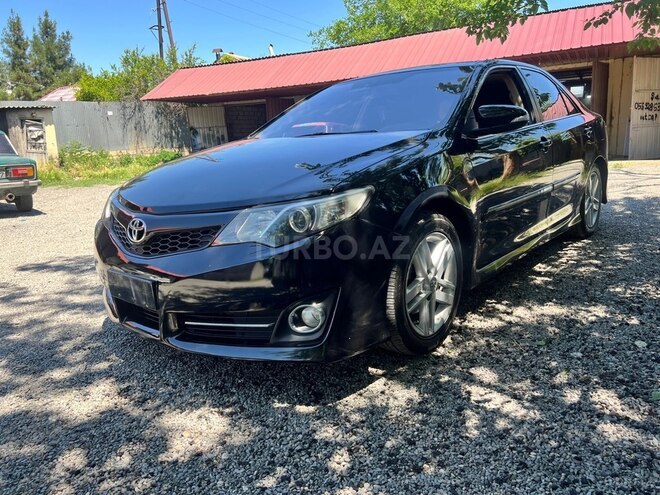 Toyota Camry-13