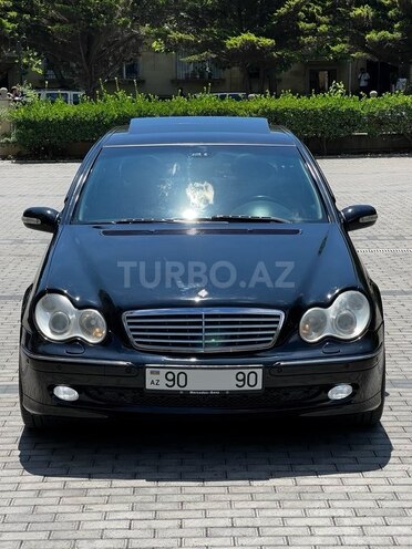 Mercedes C 320-1