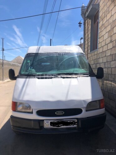 Ford Transit-6