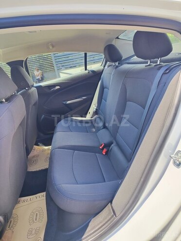 Chevrolet Cruze-9