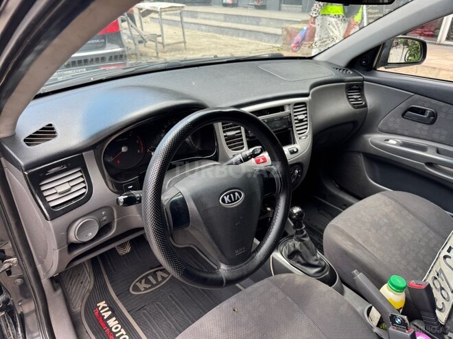 Kia Rio-5